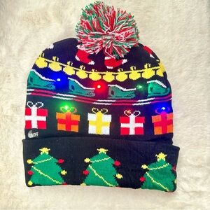 New LED Lighted Christmas Beanie Hat With Pom Pom And 3 Flashing Modes - Unisex
